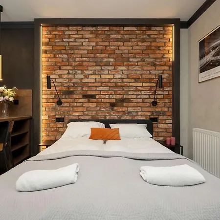 Walonska Atmospheric For 2 Guests By Renters Wroclaw